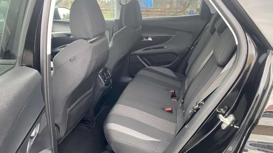 PEUGEOT 3008 -