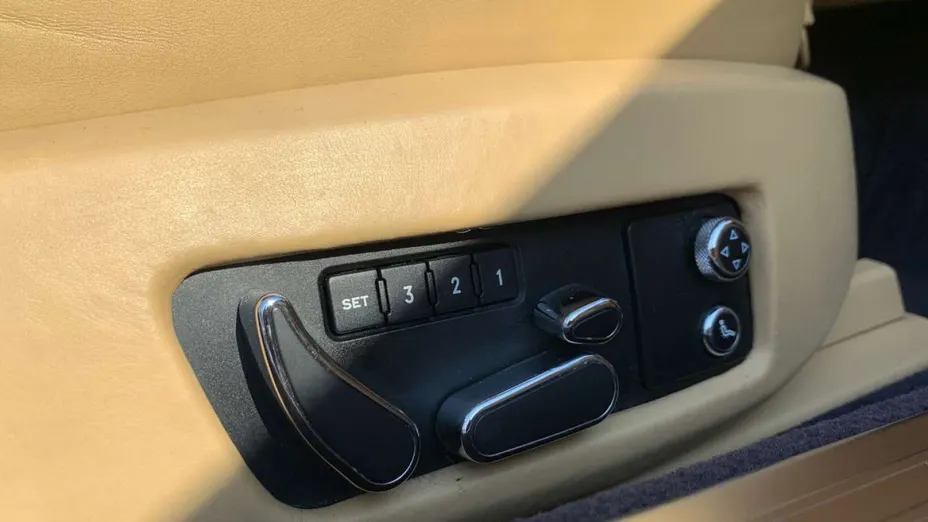 BENTLEY Continental -