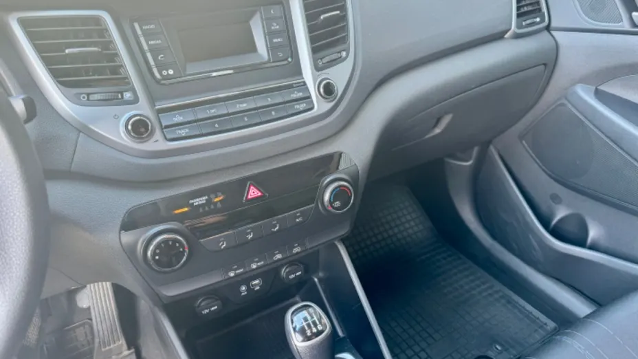 HYUNDAI Tucson -