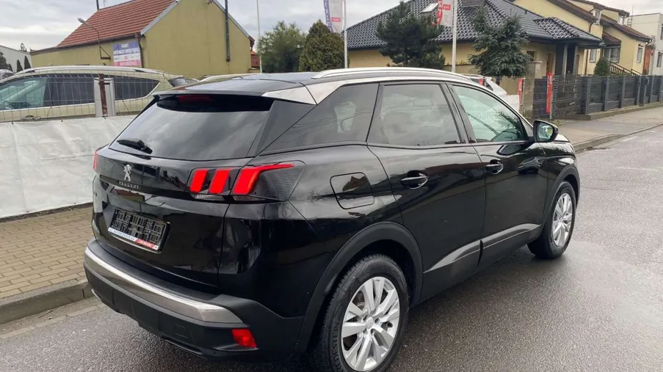 PEUGEOT 3008 -