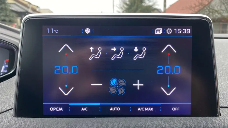PEUGEOT 3008 -