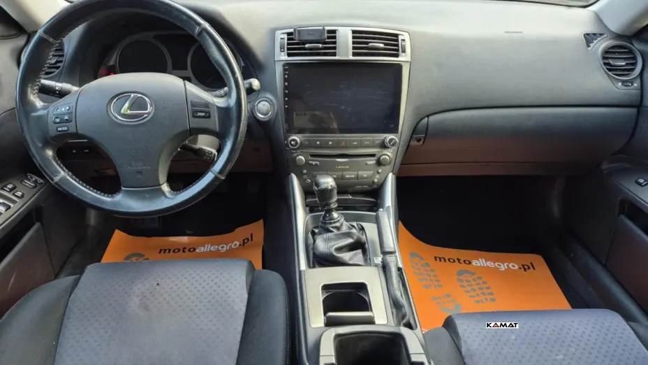 LEXUS IS -