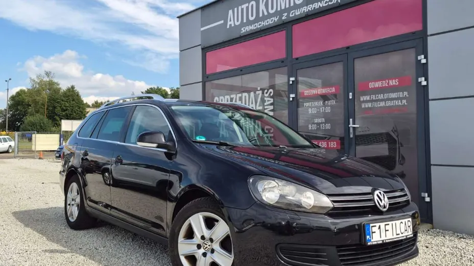 VOLKSWAGEN Golf -