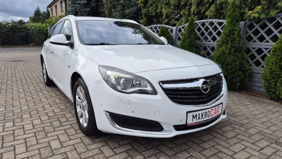 OPEL Insignia -