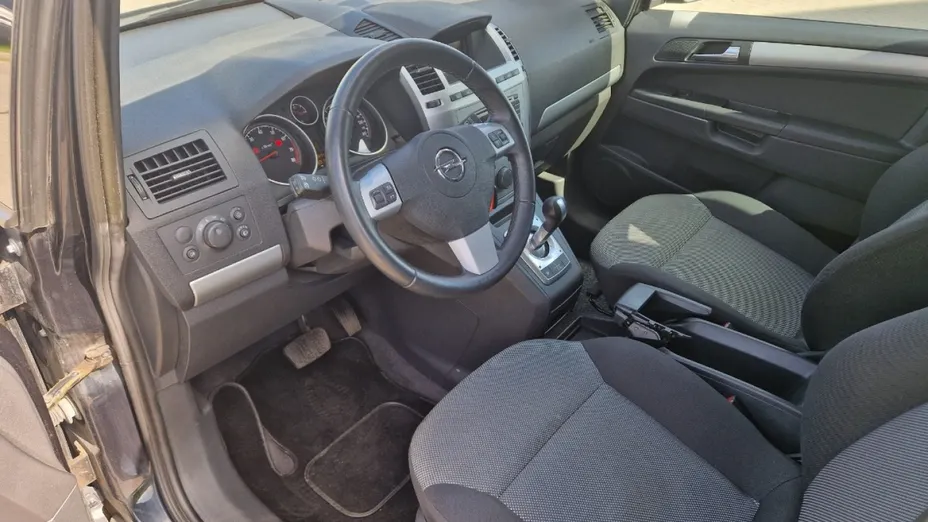 OPEL Zafira -