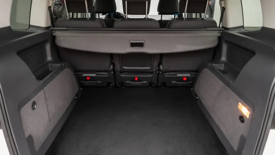 VOLKSWAGEN Touran -
