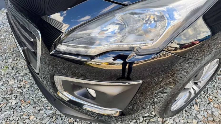 PEUGEOT 3008 -