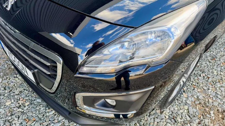 PEUGEOT 3008 -