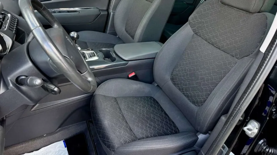 PEUGEOT 3008 -