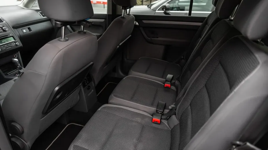 VOLKSWAGEN Touran -
