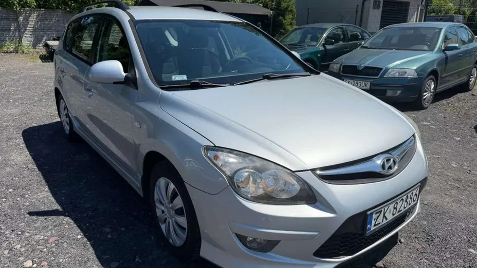 HYUNDAI i30 -