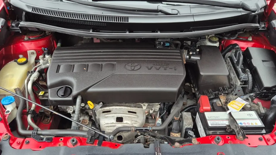 TOYOTA Auris -