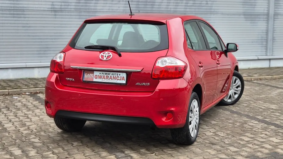 TOYOTA Auris -