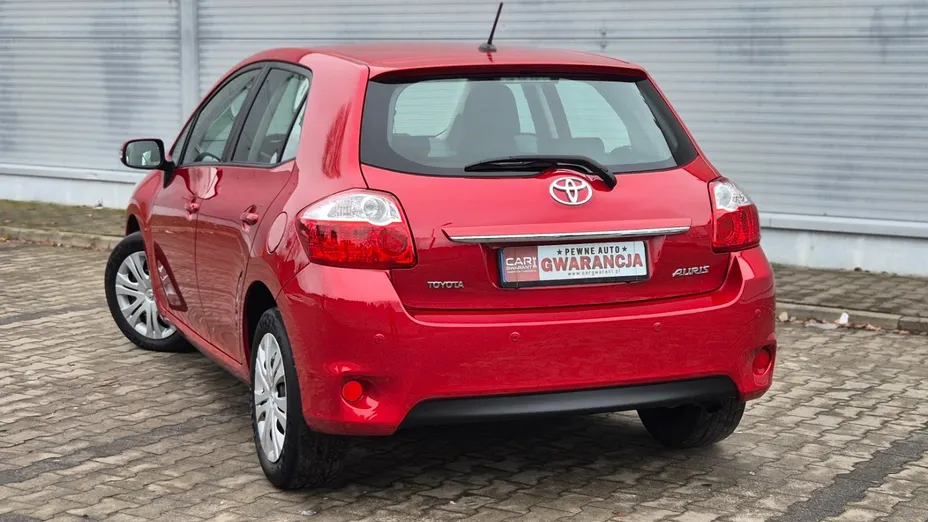TOYOTA Auris -