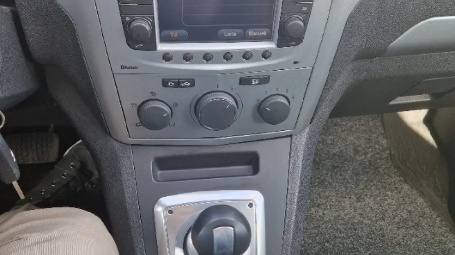 OPEL Zafira -