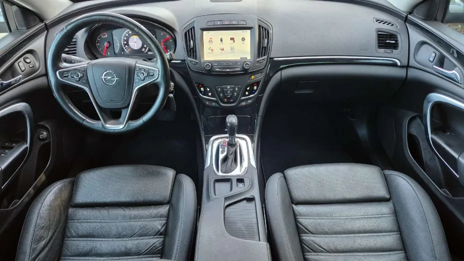 OPEL Insignia -