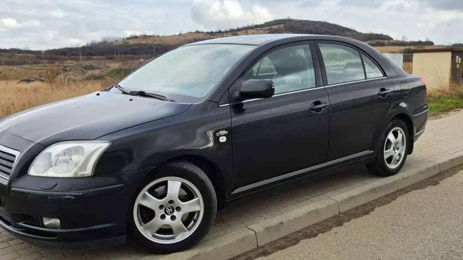 TOYOTA Avensis -