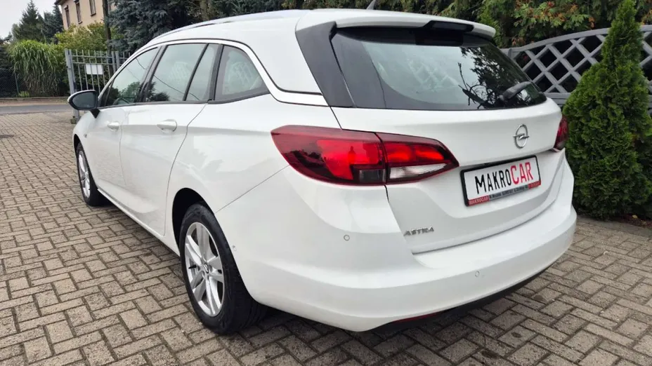 OPEL Astra -