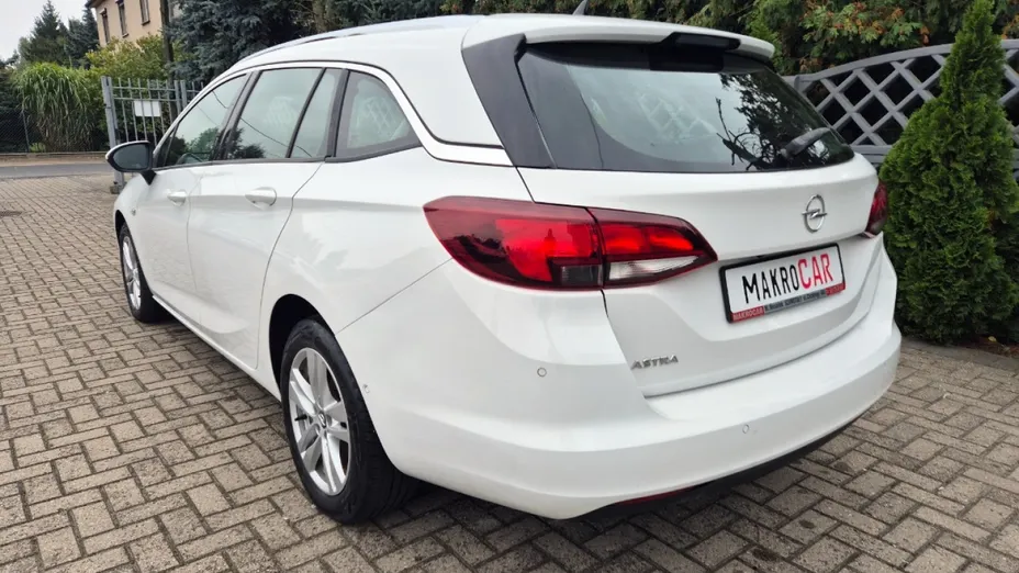 OPEL Astra -