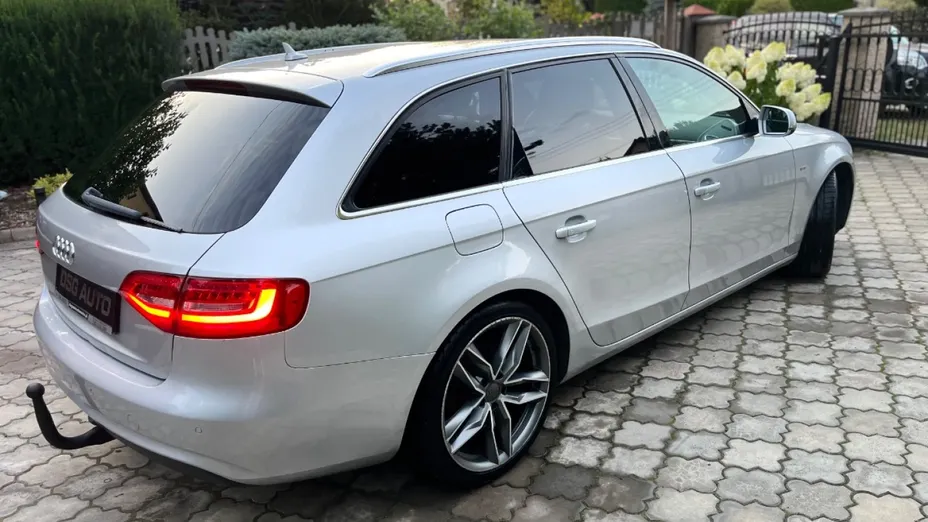 AUDI A4 -