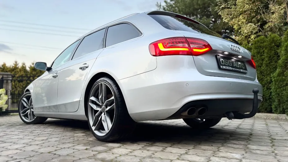 AUDI A4 -