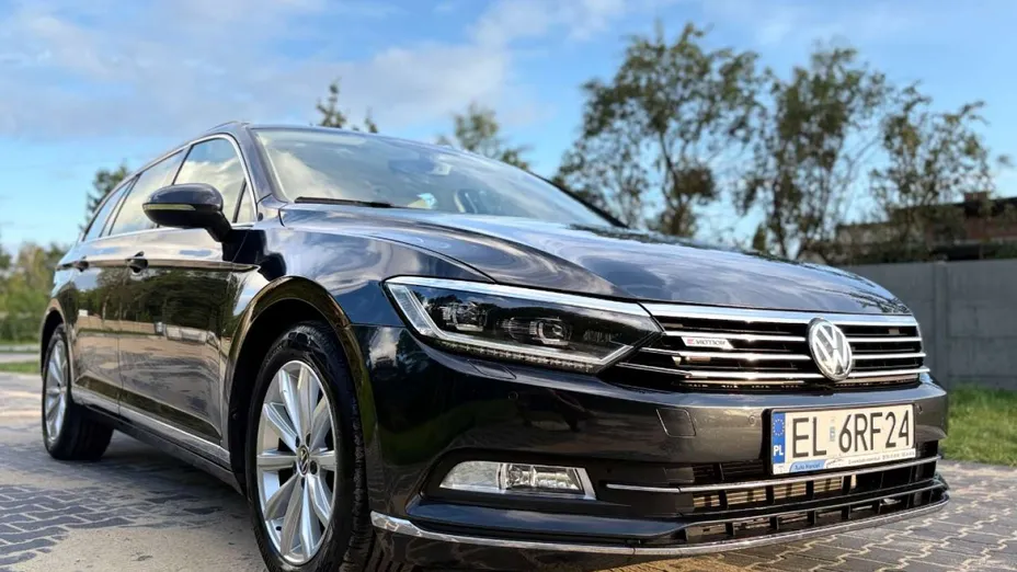 VOLKSWAGEN Passat -