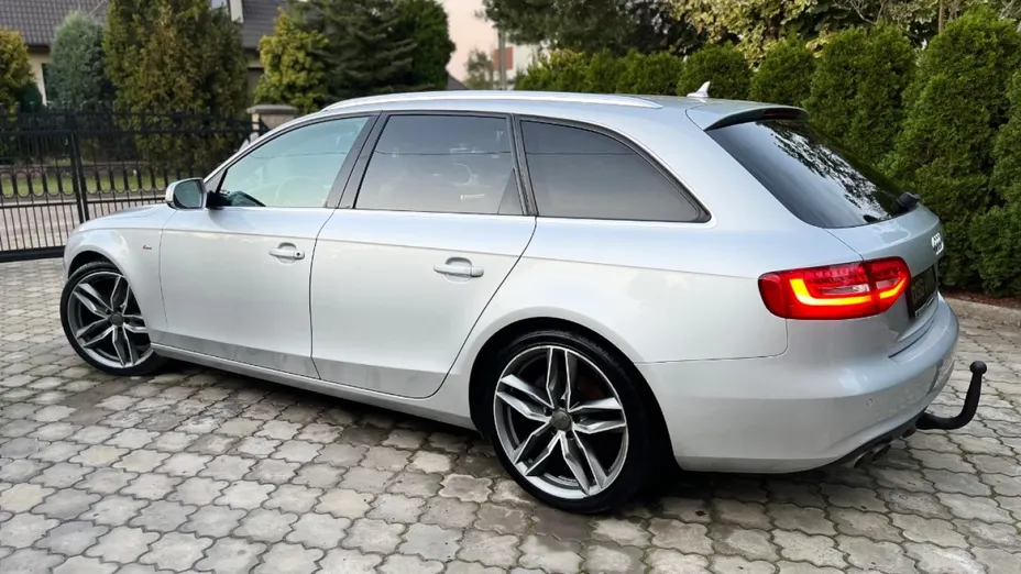 AUDI A4 -
