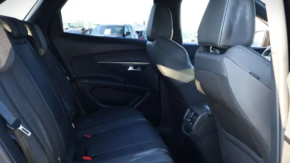 PEUGEOT 3008 -