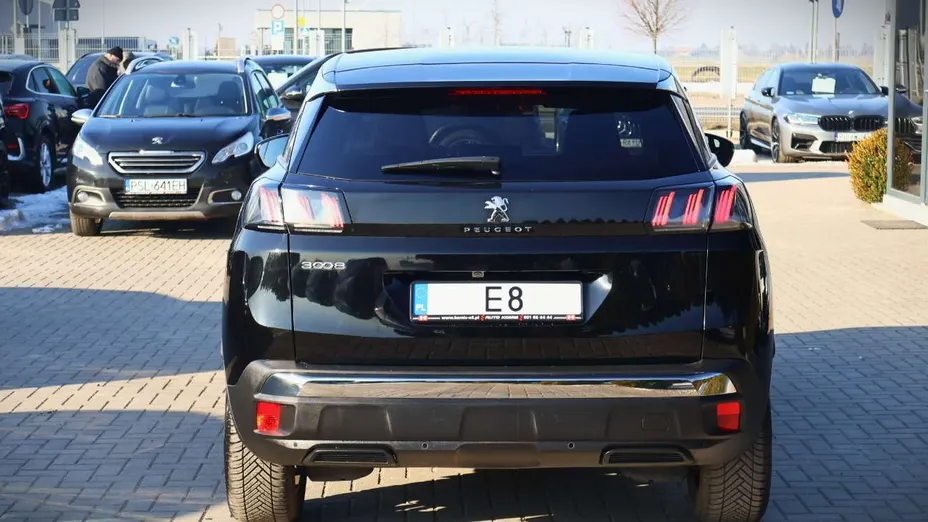 PEUGEOT 3008 -