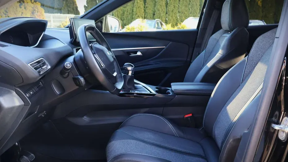 PEUGEOT 3008 -