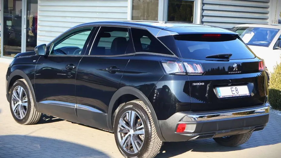 PEUGEOT 3008 -