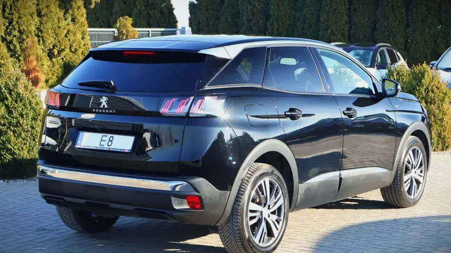 PEUGEOT 3008 -