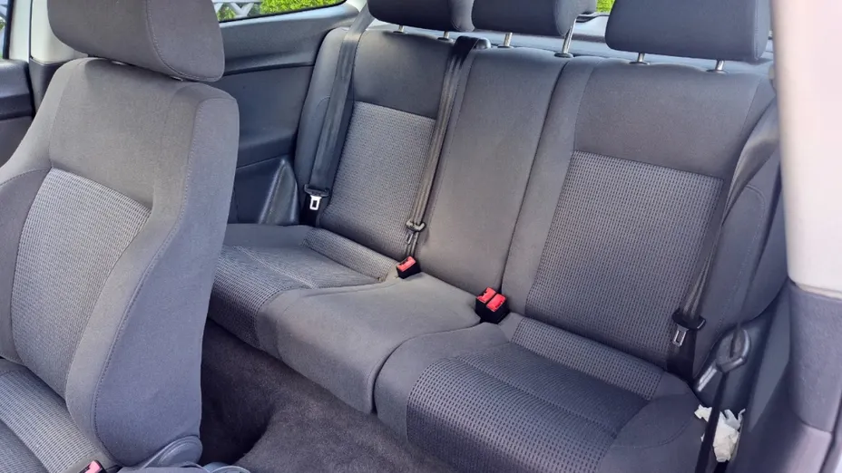 VOLKSWAGEN Polo -