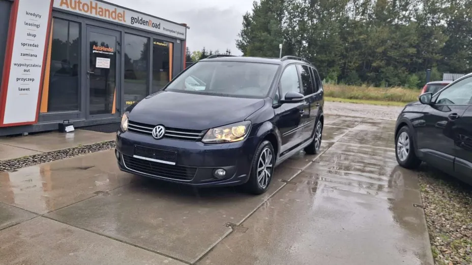 VOLKSWAGEN Touran -
