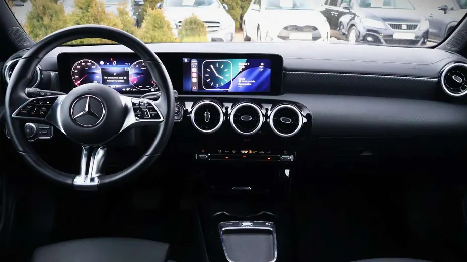 MERCEDES-BENZ CLA -