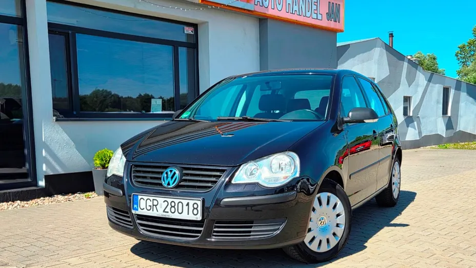 VOLKSWAGEN Polo -