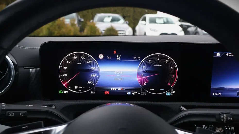 MERCEDES-BENZ CLA -