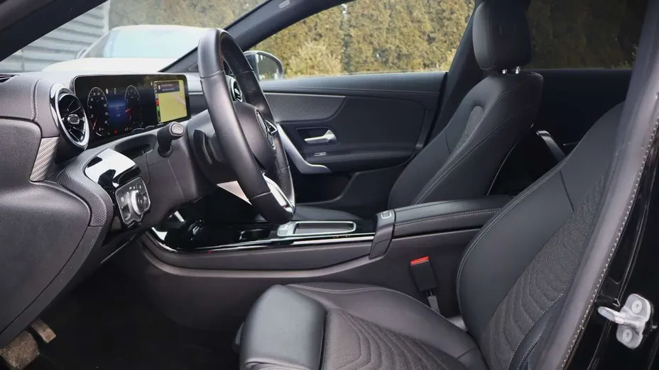 MERCEDES-BENZ CLA -