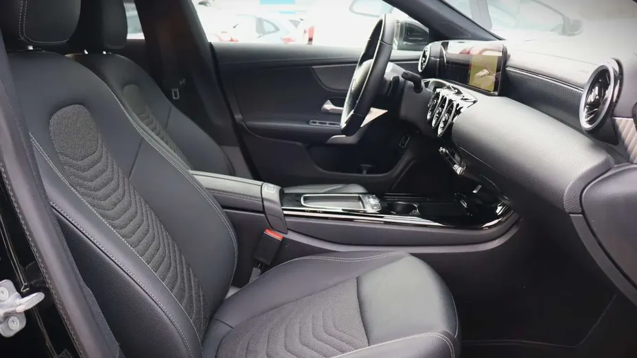 MERCEDES-BENZ CLA -