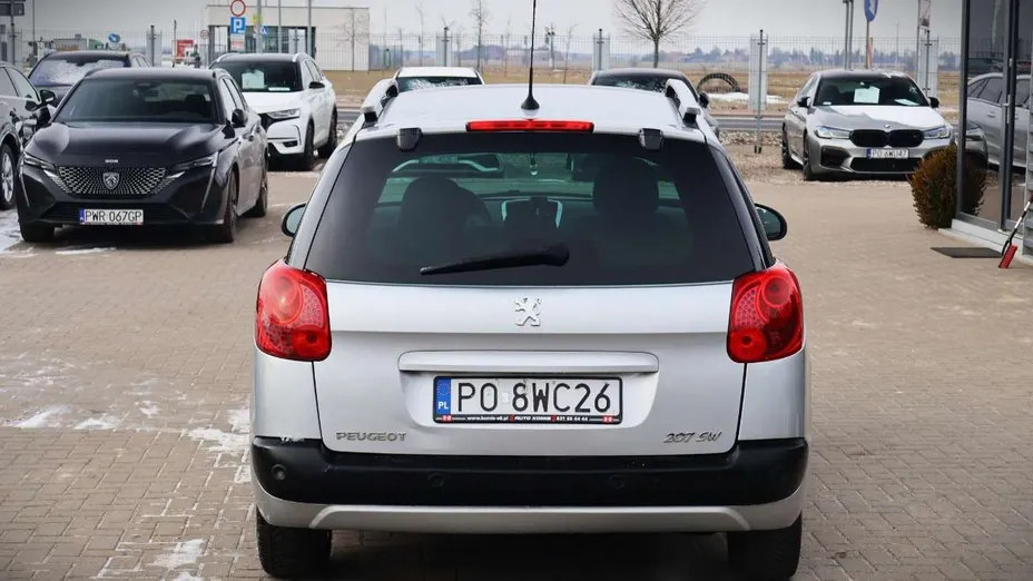 PEUGEOT 207 -