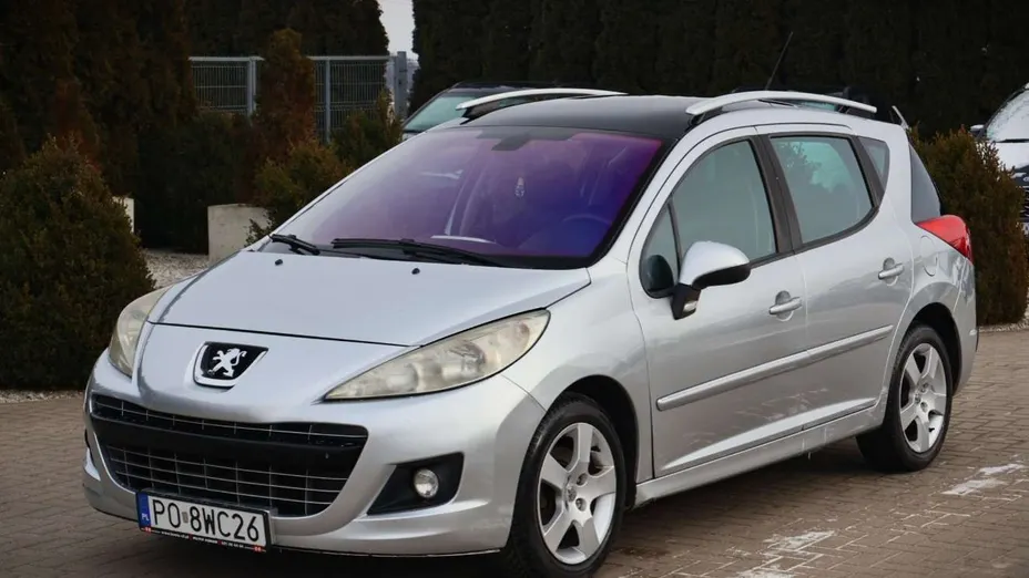 PEUGEOT 207 -