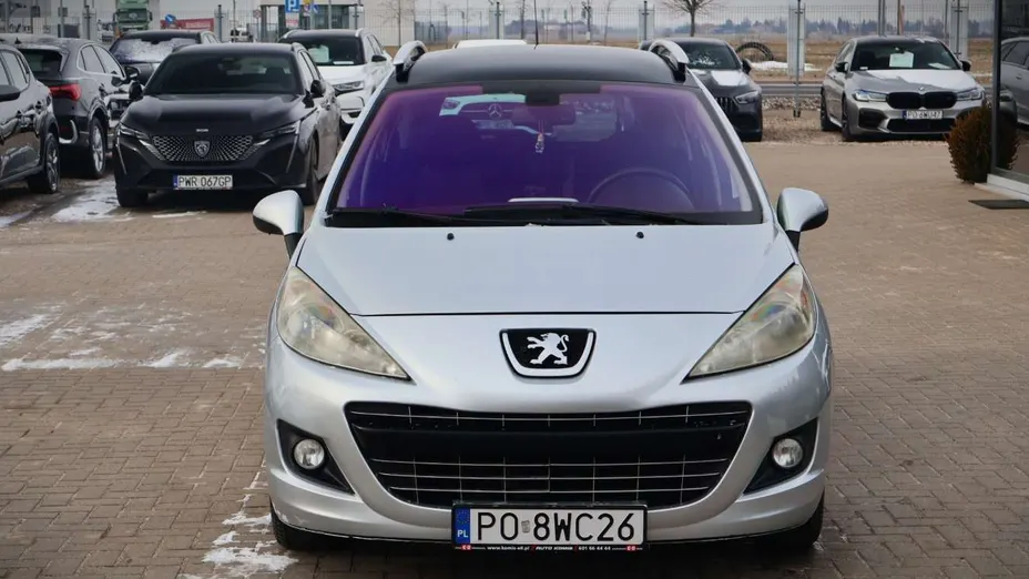 PEUGEOT 207 -