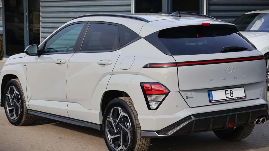 HYUNDAI Kona -