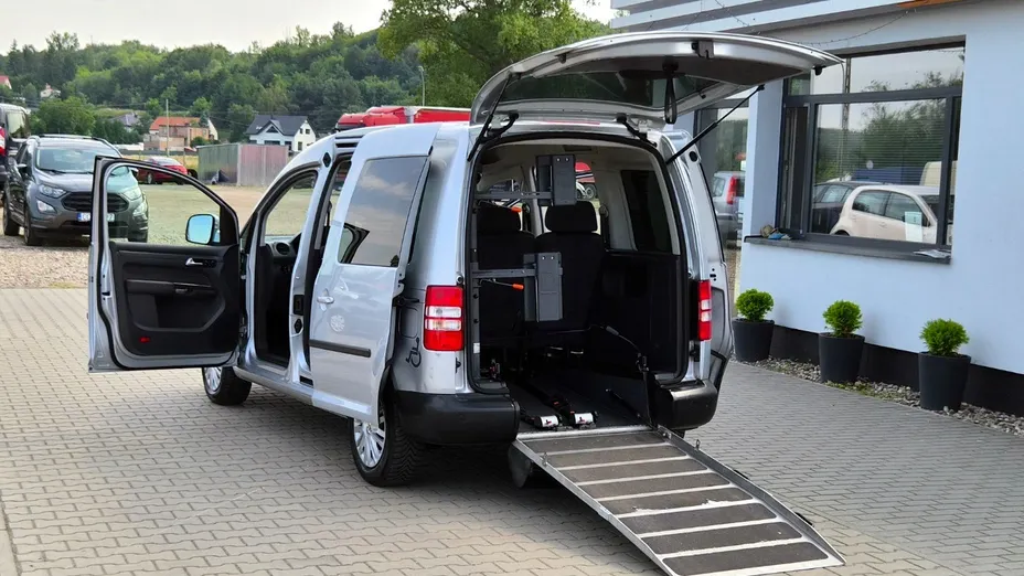 VOLKSWAGEN Caddy -