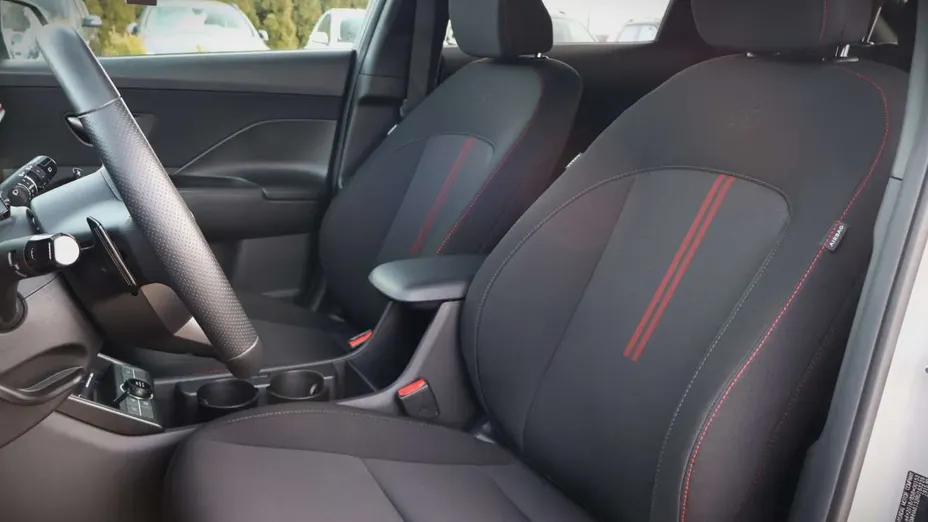 HYUNDAI Kona -