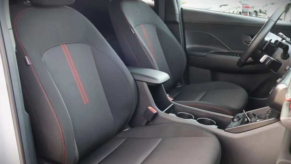 HYUNDAI Kona -