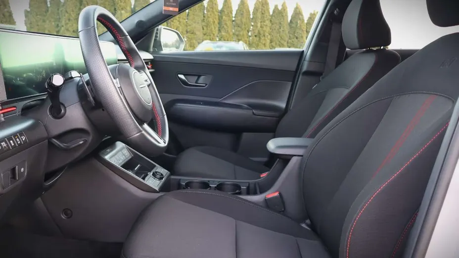 HYUNDAI Kona -