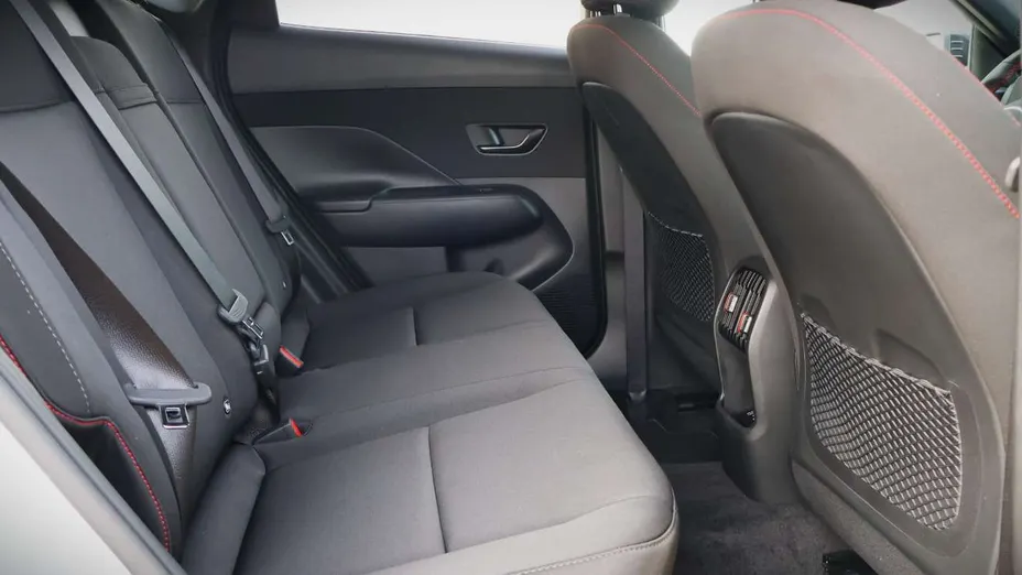 HYUNDAI Kona -