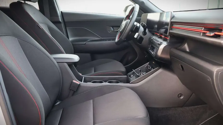 HYUNDAI Kona -