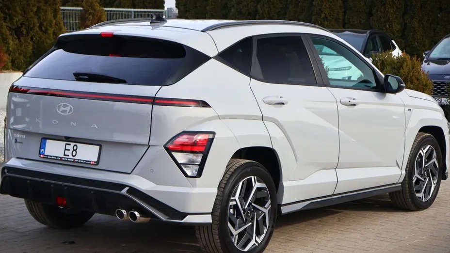 HYUNDAI Kona -